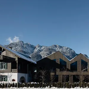 Quartier - Ueber Nacht In Besonderer Architektur Hotel Garmisch-Partenkirchen